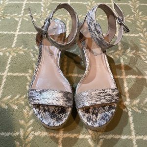 Via spiga metallic snakeskin sandal size 7